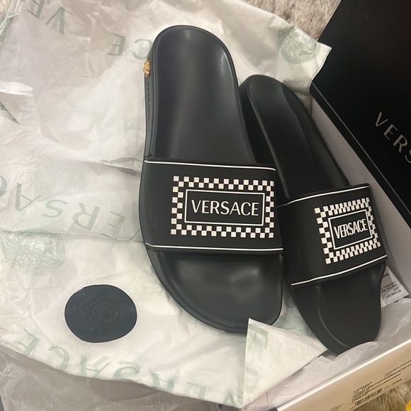 Versace Logo Pool Slides Black & White Sz 38 - Picture 4 of 9